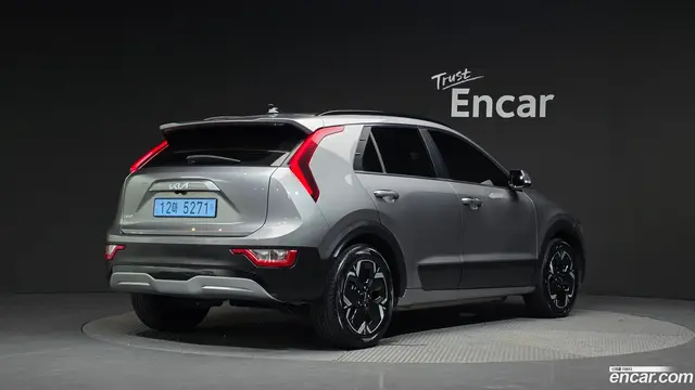 Main__Slider__Photo:Niro Kia 2022.6-1