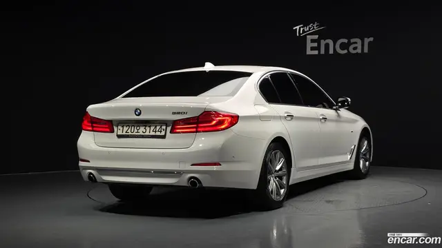 Main__Slider__Photo:5-Series BMW 2018.7-1
