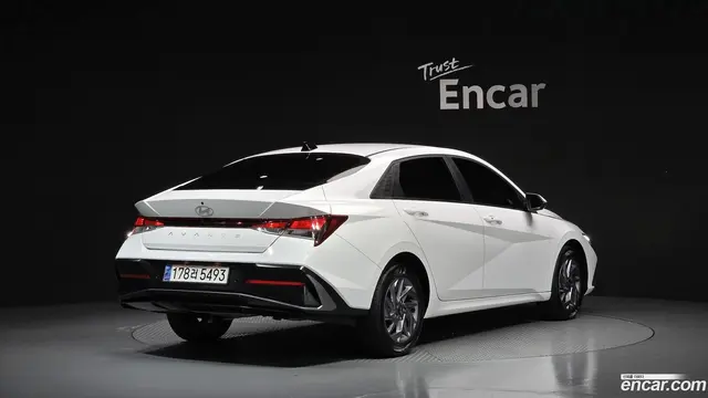 Main__Slider__Photo:AVANTE Hyundai 2023.8-1