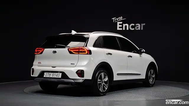 Main__Slider__Photo:Niro Kia 2019.6-1