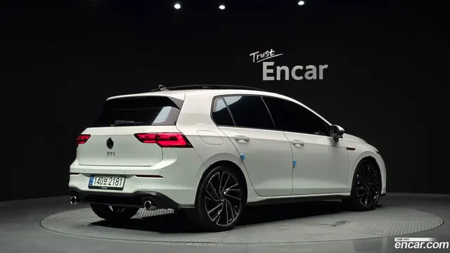 Main__Slider__Photo:Golf Volkswagen 2024.3-1