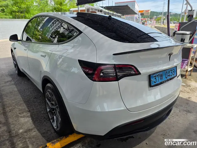 Main__Slider__Photo:Model Y Tesla 2022.4-1