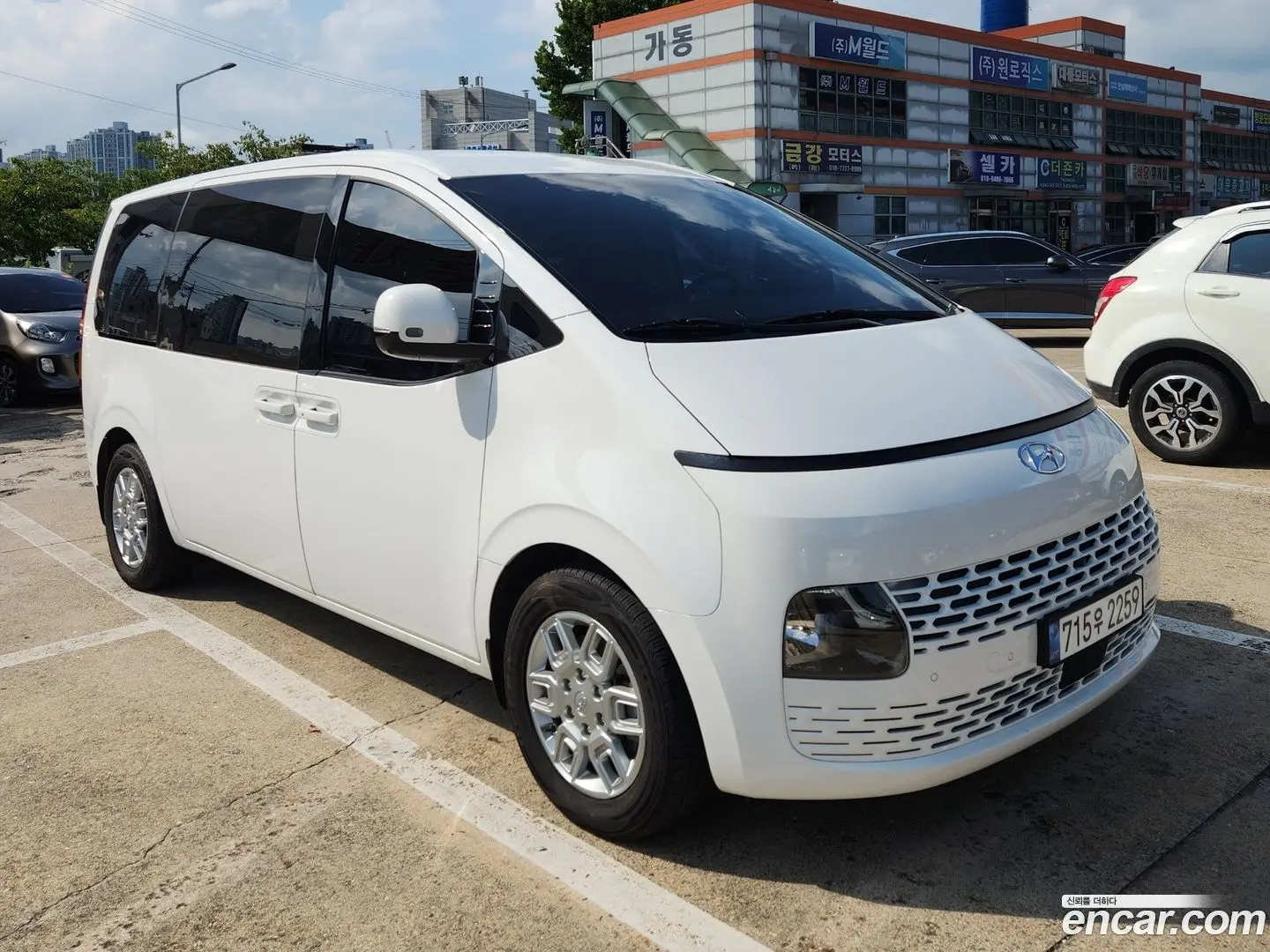 Main__Slider__Photo:Staria Hyundai 2022.3-1