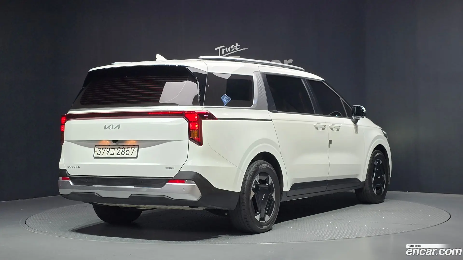 Main__Slider__Photo:Canival Kia 2024.3-1