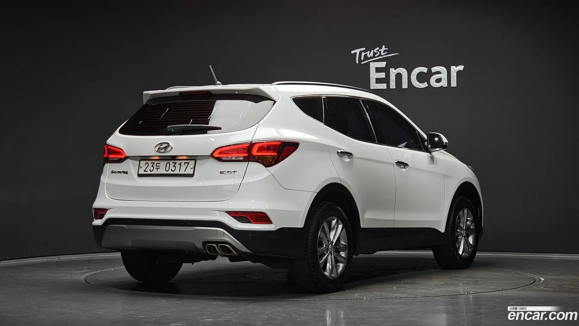 Main__Slider__Photo:Santafe Hyundai 2016.7-1
