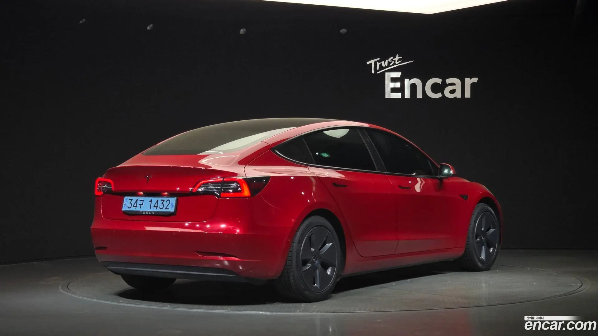 Main__Slider__Photo:Model 3 Tesla 2021.2-1