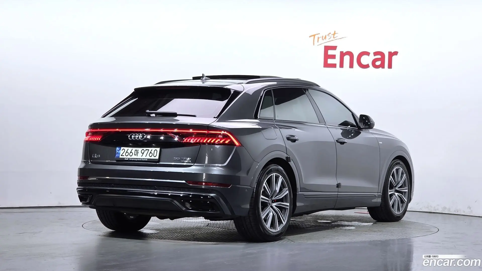 Main__Slider__Photo:Q8 Audi 2021.7-1