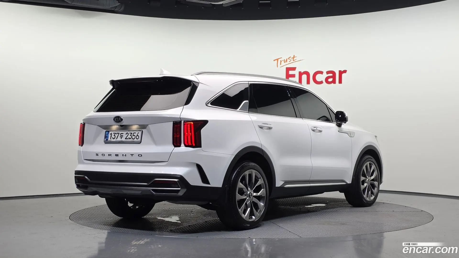 Main__Slider__Photo:Sorento Kia 2020.8-1