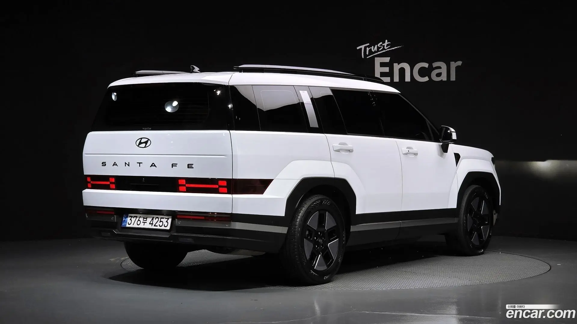 Main__Slider__Photo:Santafe Hyundai 2024.5-1