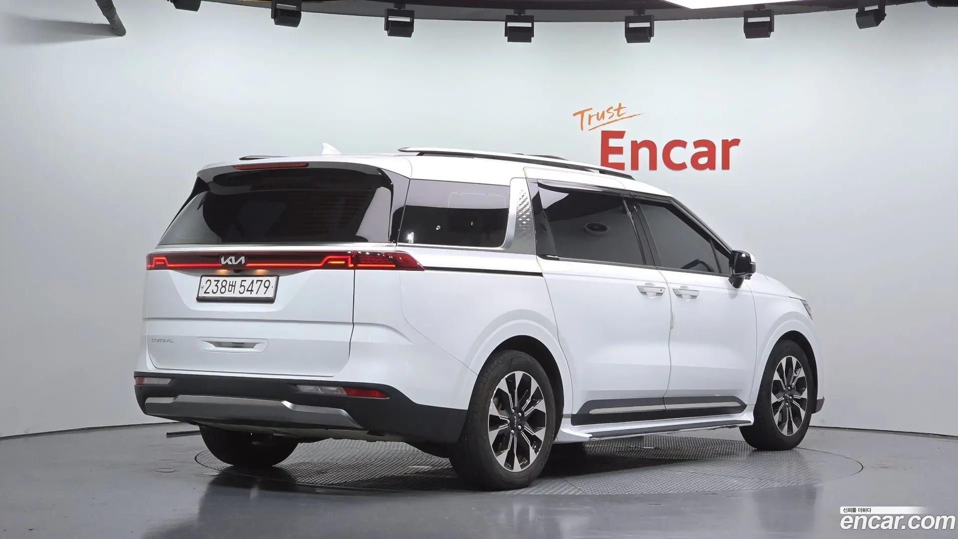 Main__Slider__Photo:Canival Kia 2023.5-1