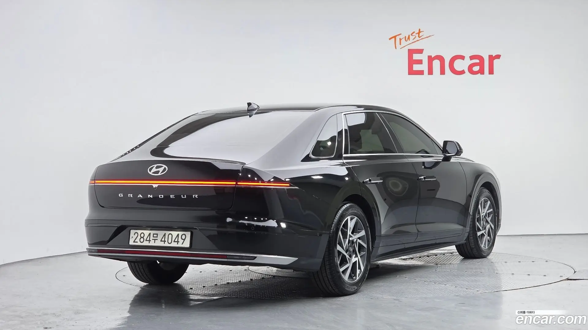 Main__Slider__Photo:Grandeur Hyundai 2023.2-1