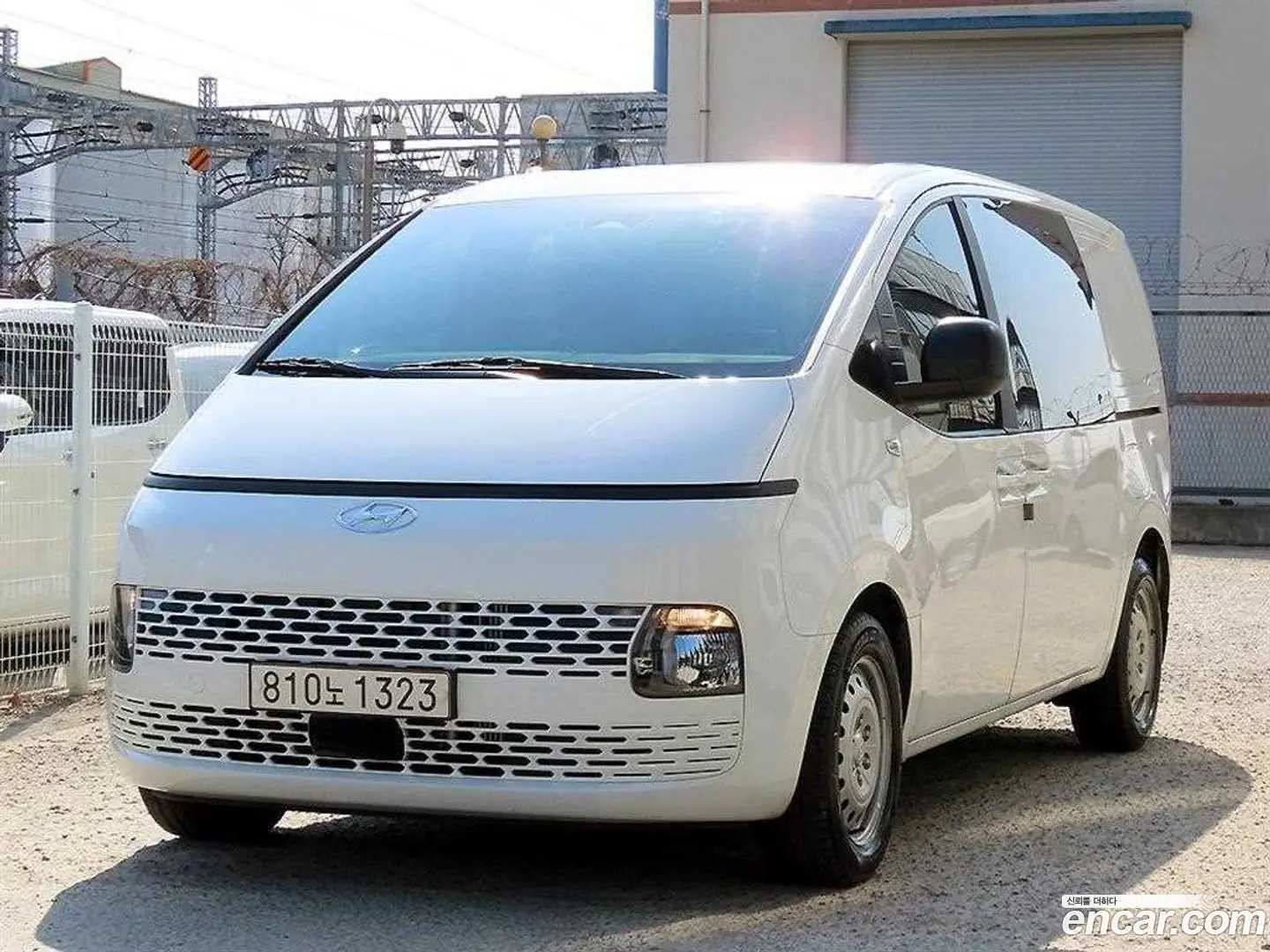 Main__Slider__Photo:Staria Hyundai 2023.1-1