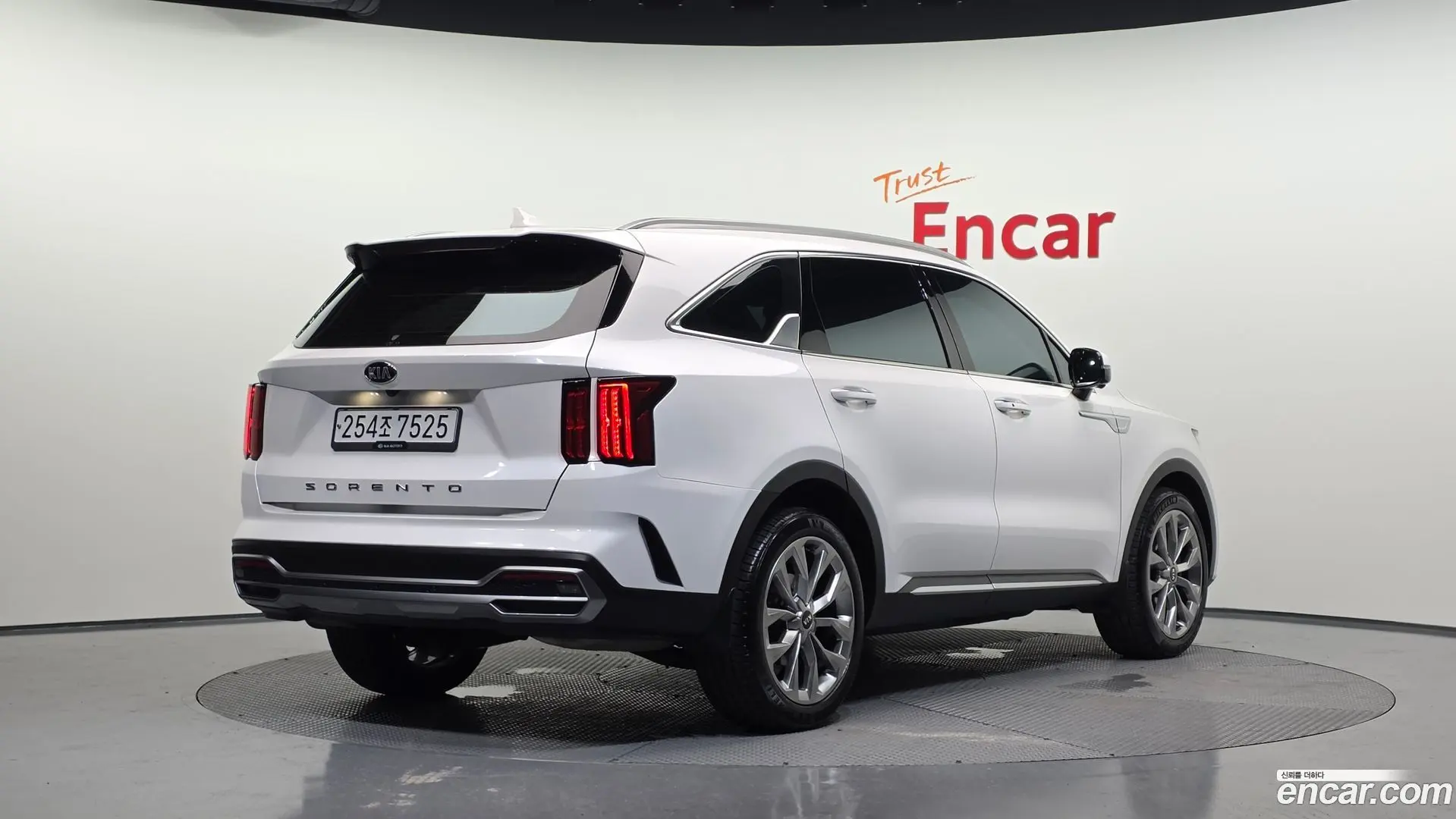 Main__Slider__Photo:Sorento Kia 2020.4-1