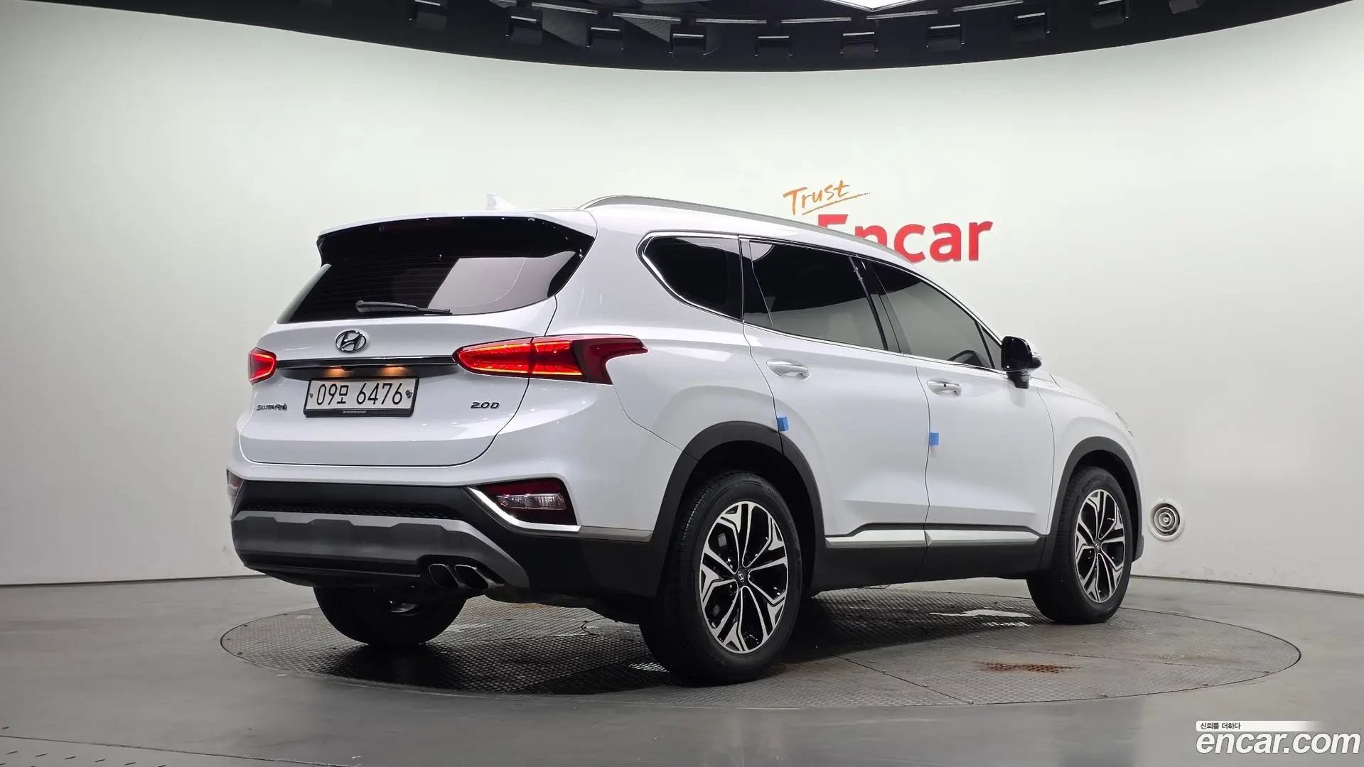 Main__Slider__Photo:Santafe Hyundai 2018.2-1