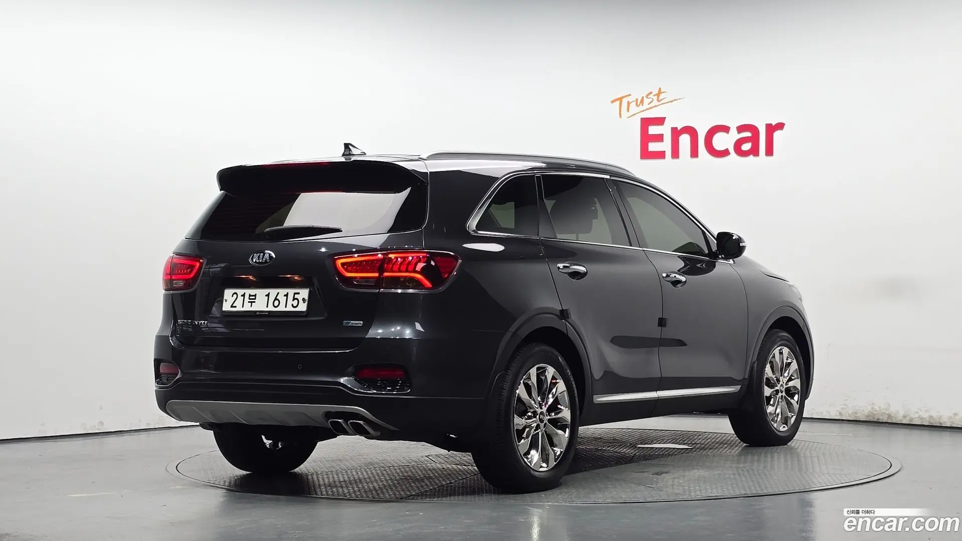 Main__Slider__Photo:Sorento Kia 2017.9-1