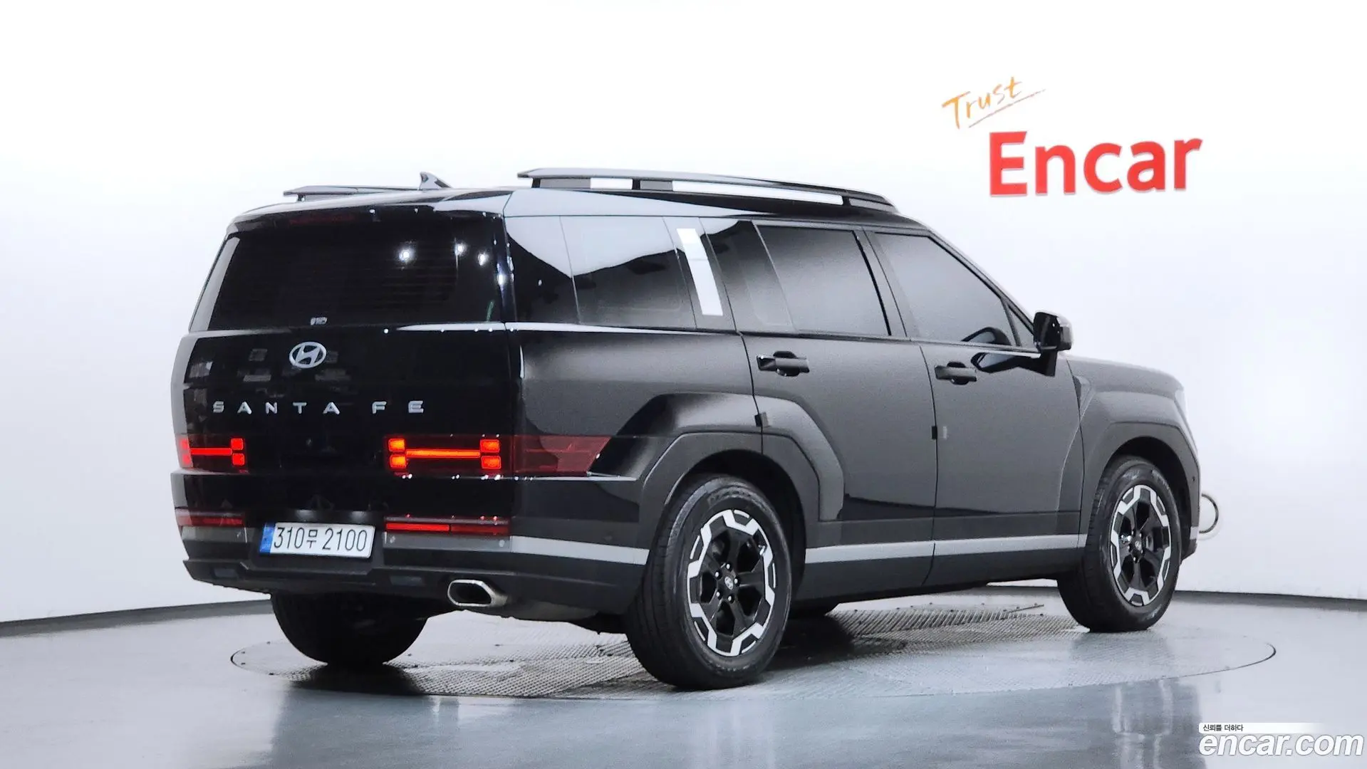 Main__Slider__Photo:Santafe Hyundai 2024.4-1