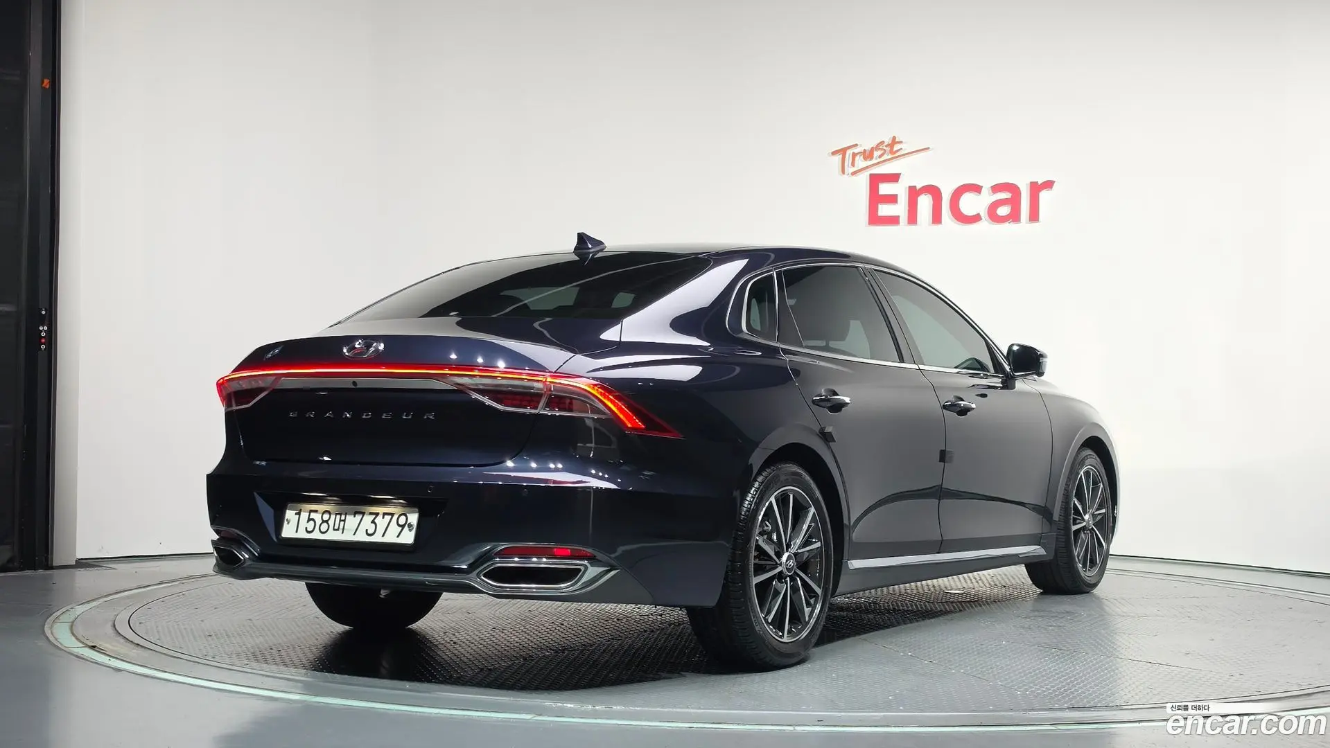 Main__Slider__Photo:Grandeur Hyundai 2020.3-1