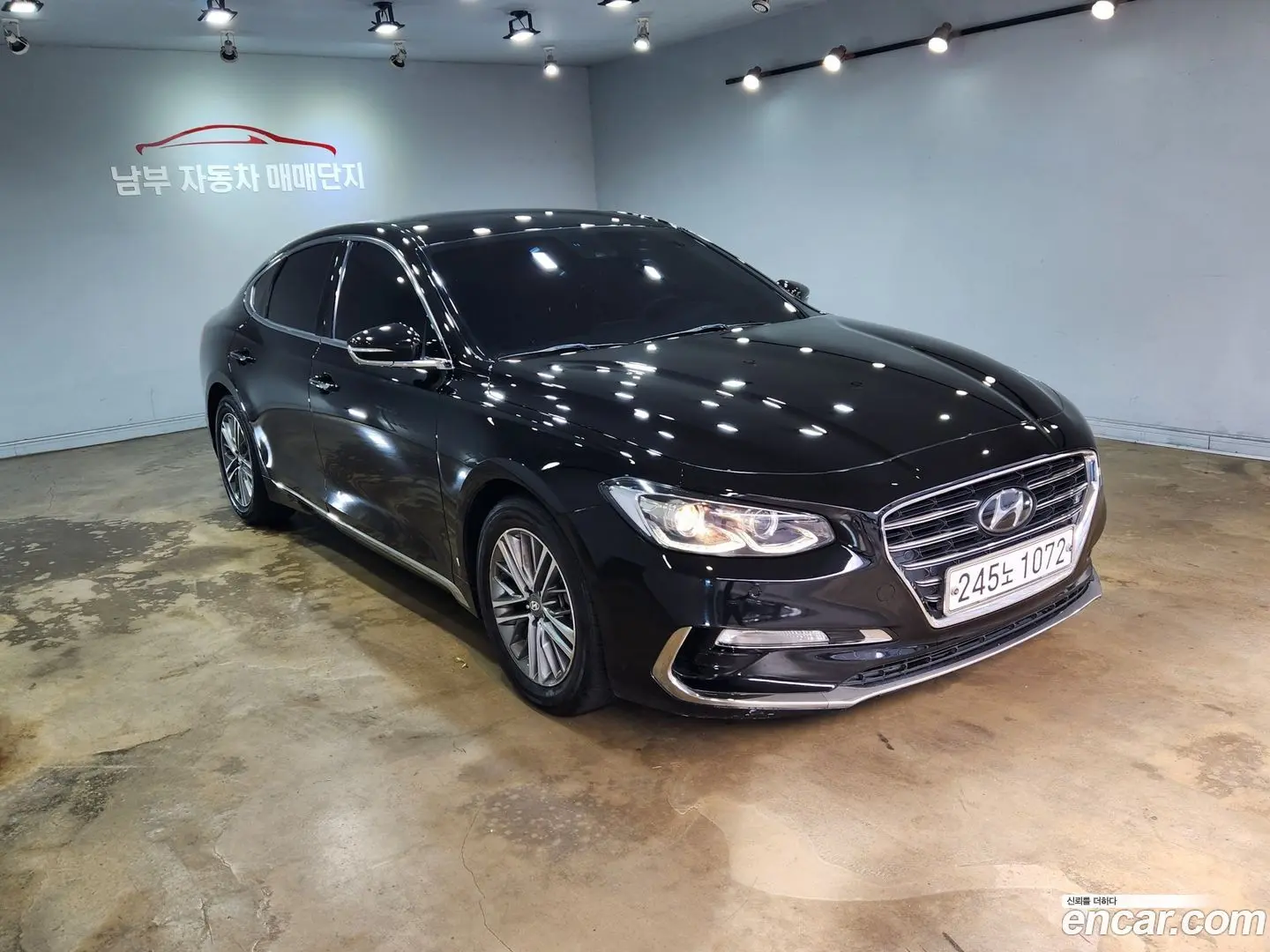 Main__Slider__Photo:Grandeur Hyundai 2017.2-1