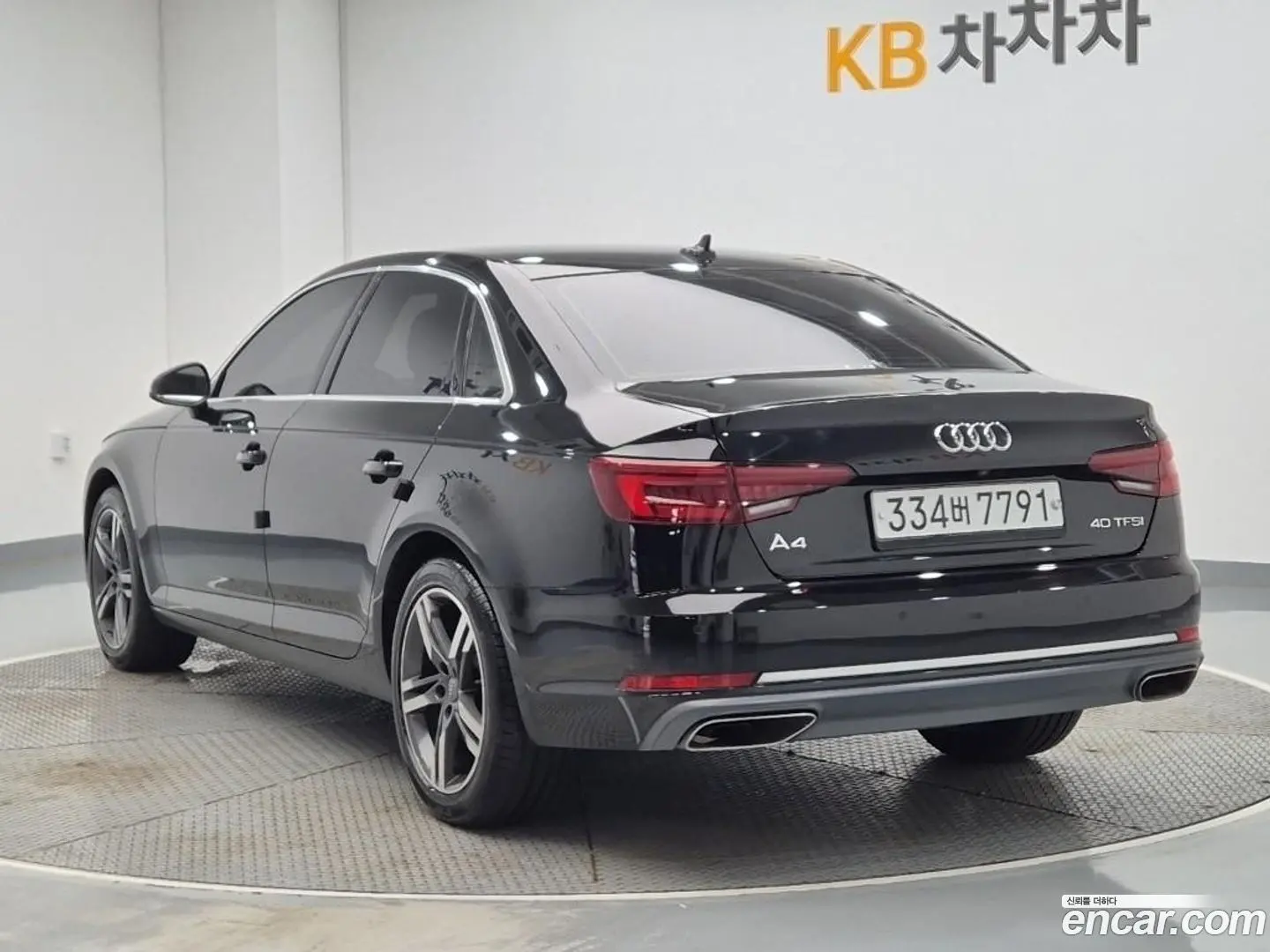 Main__Slider__Photo:A4 Audi 2019.11-1