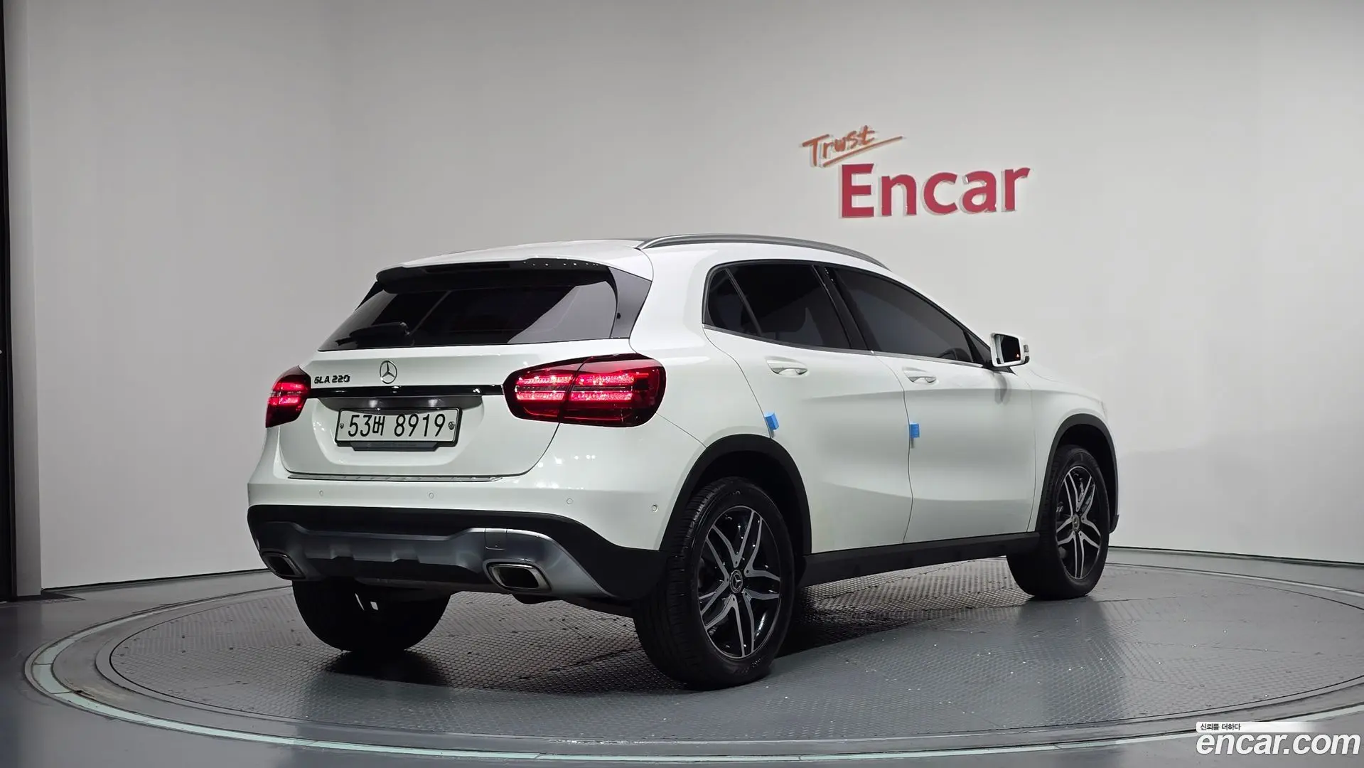 Main__Slider__Photo:GLA-Class Mercedes-Benz 2019.6-1