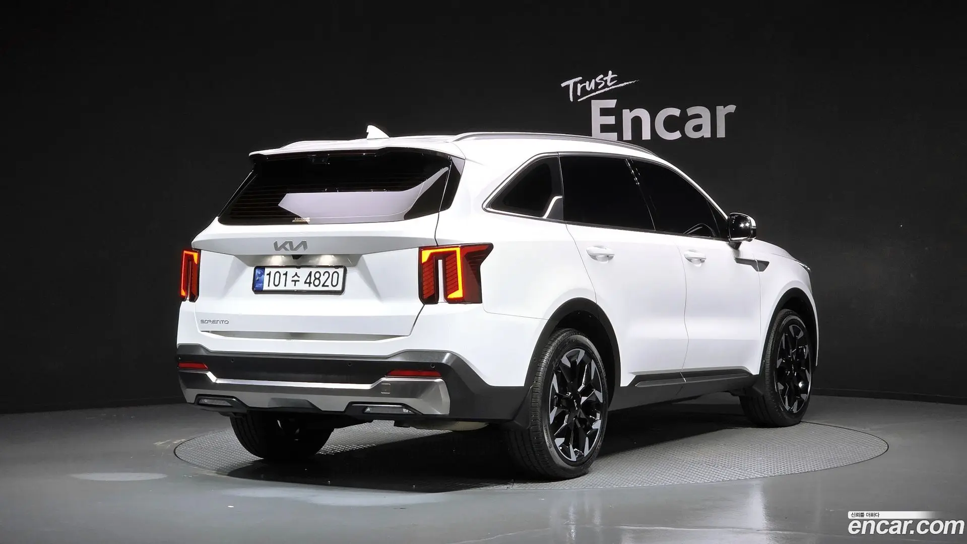 Main__Slider__Photo:Sorento Kia 2024.9-1