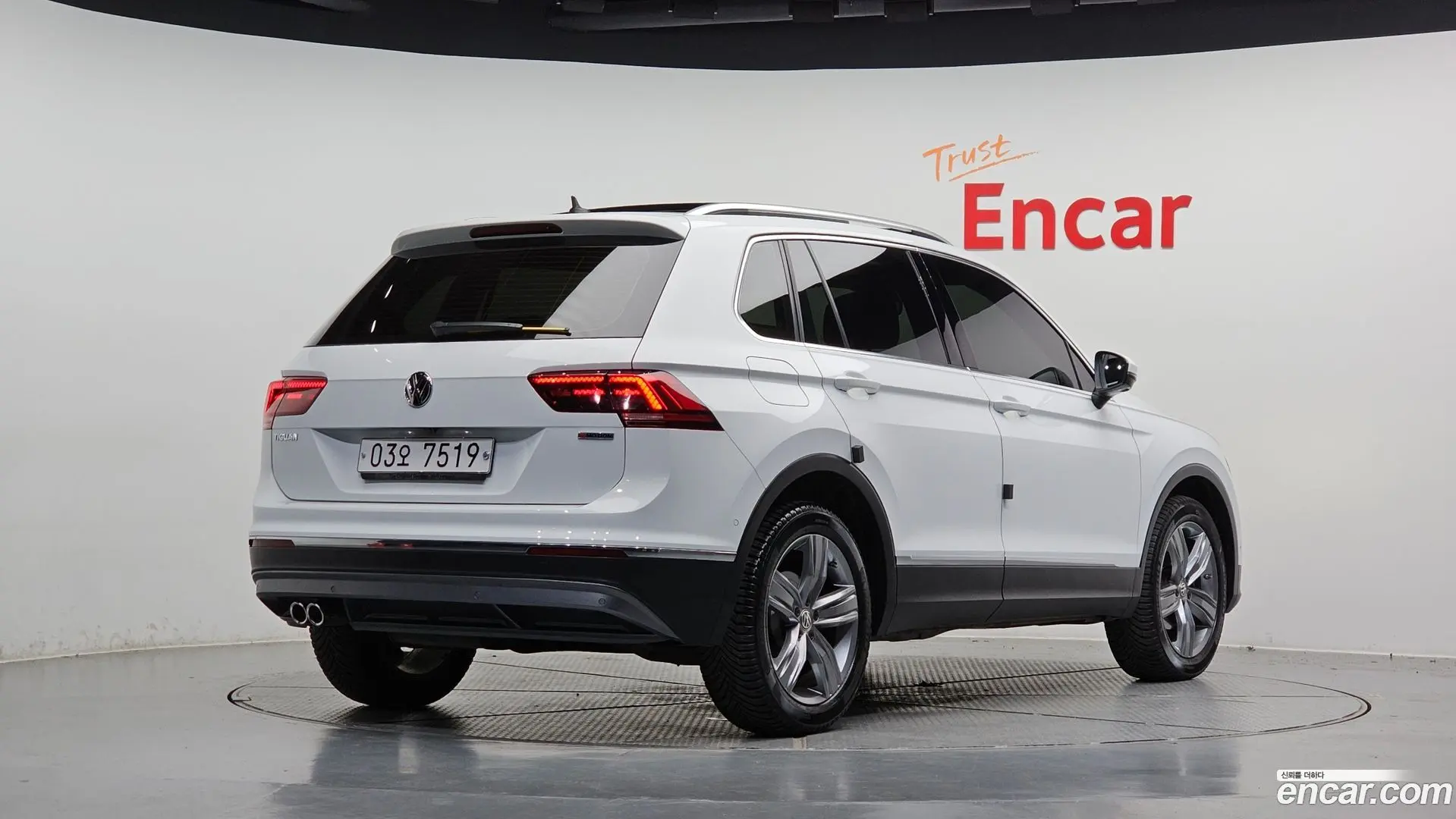 Main__Slider__Photo:Tiguan Volkswagen 2018.4-1