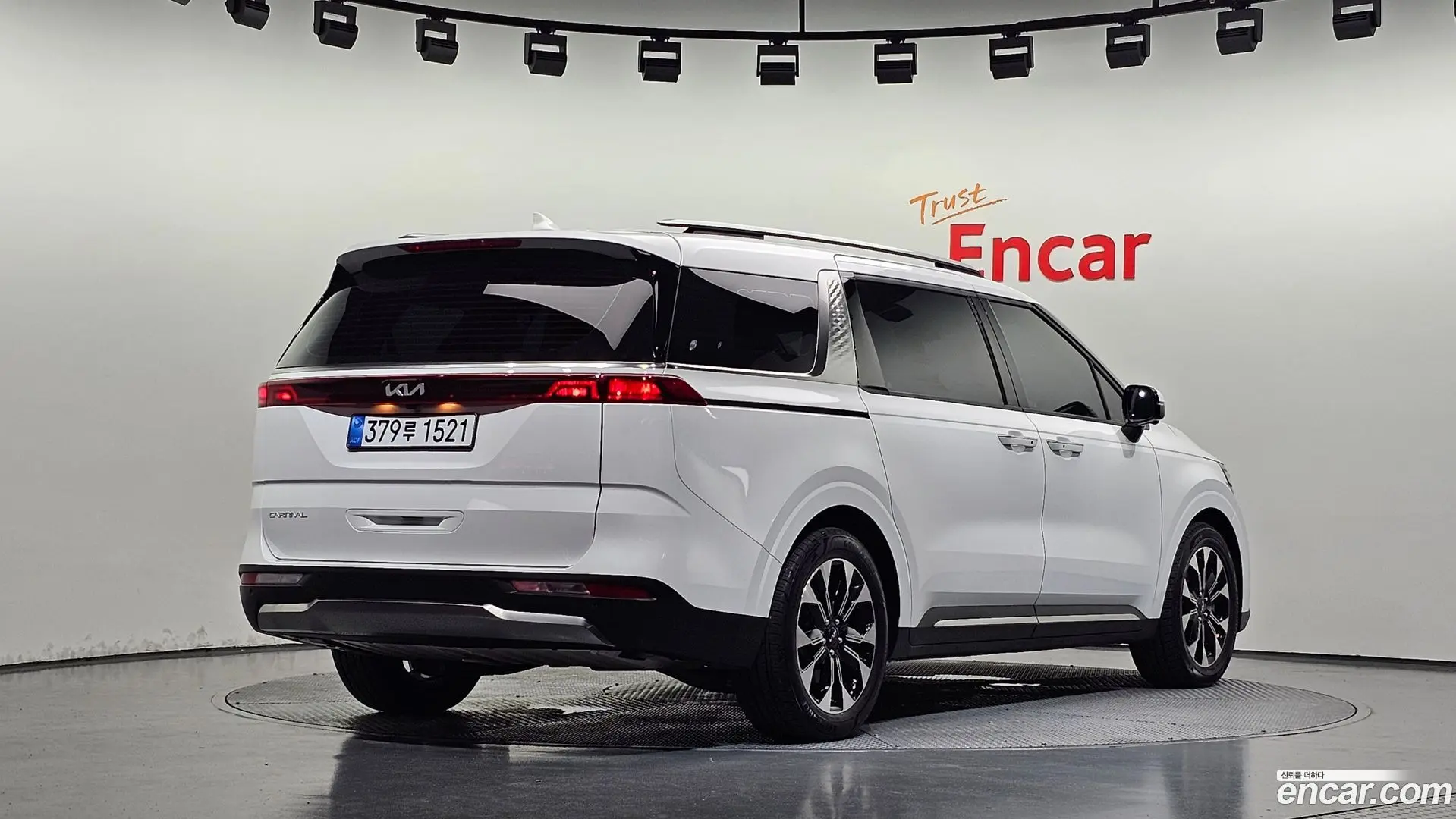 Main__Slider__Photo:Canival Kia 2023.7-1