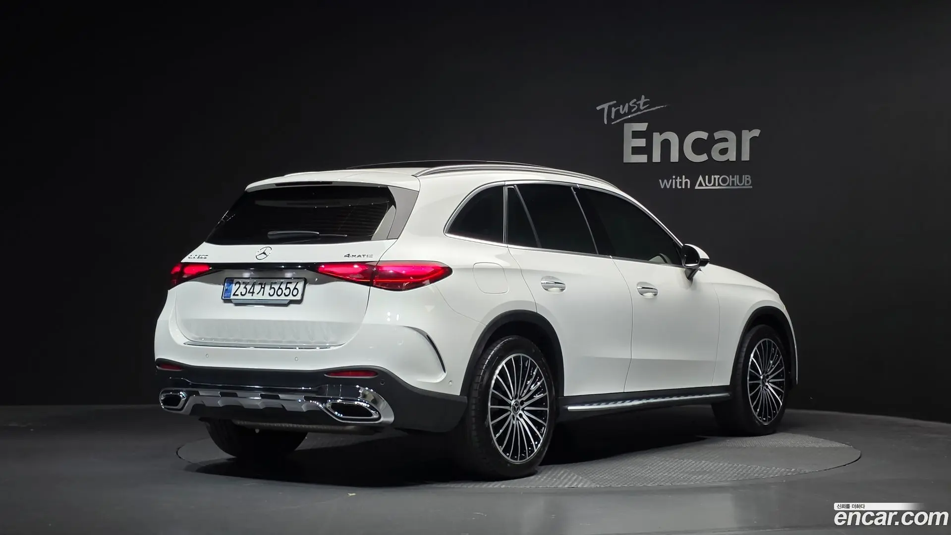 Main__Slider__Photo:GLC-Class Mercedes-Benz 2023.7-1