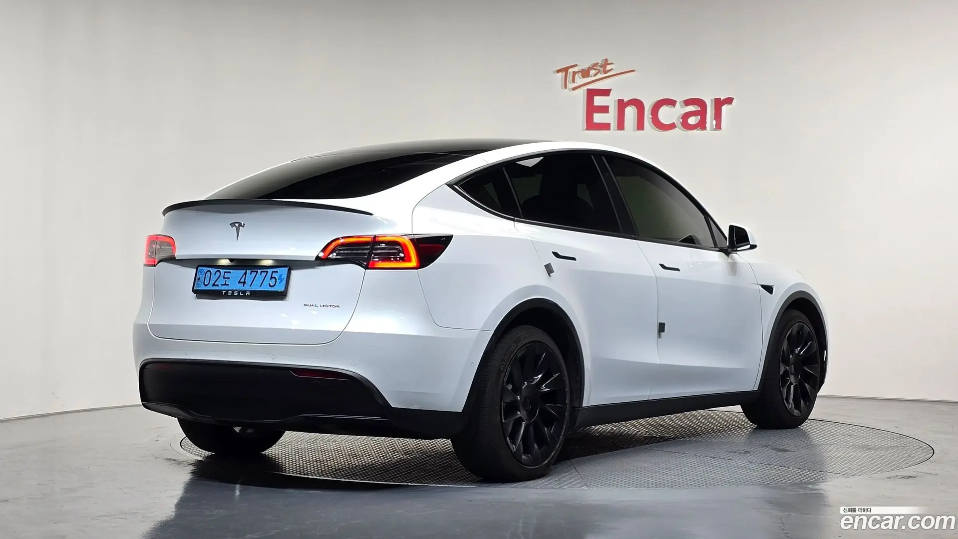 Main__Slider__Photo:Model Y Tesla 2022.4-1