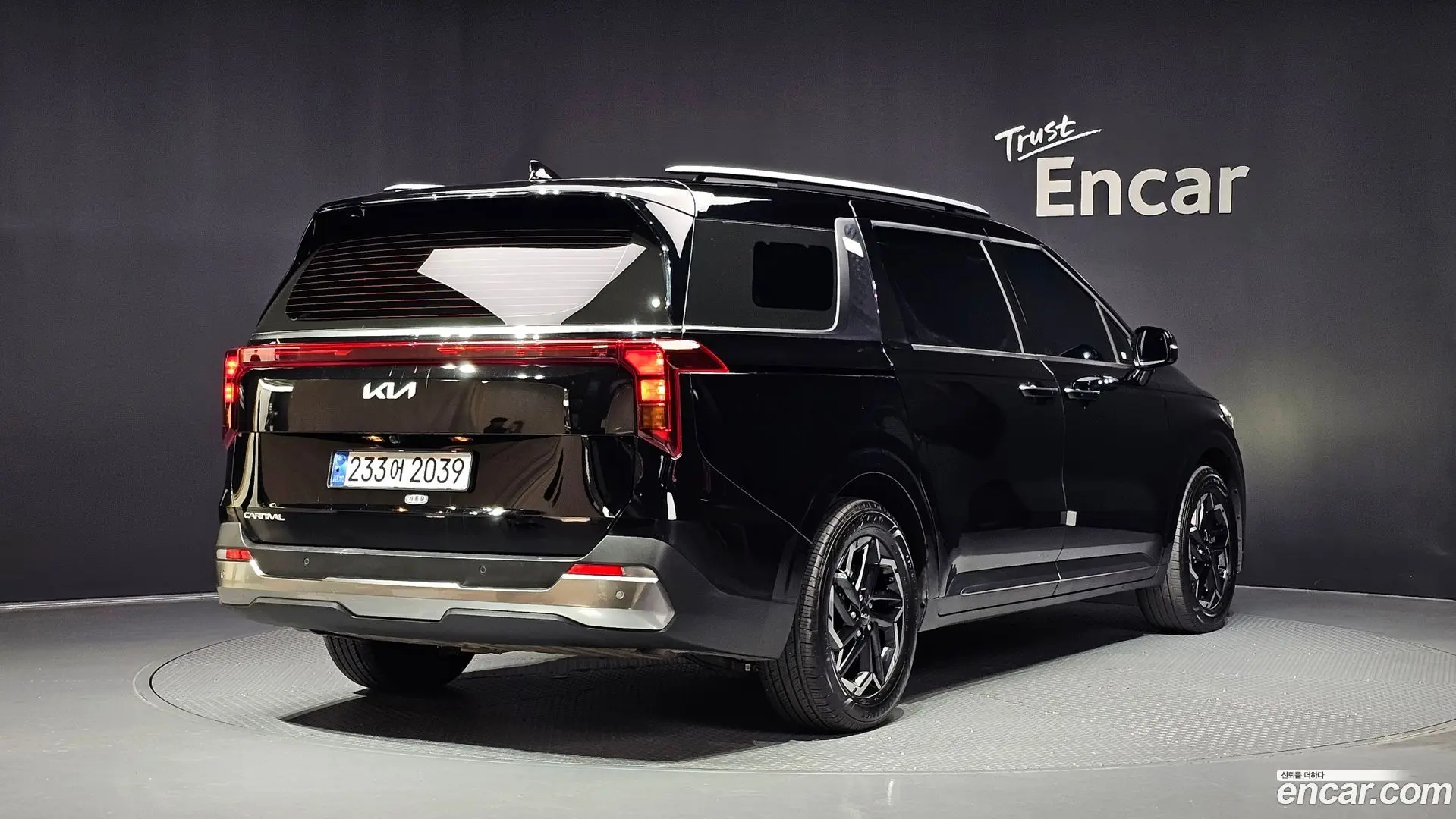 Main__Slider__Photo:Canival Kia 2024.3-1