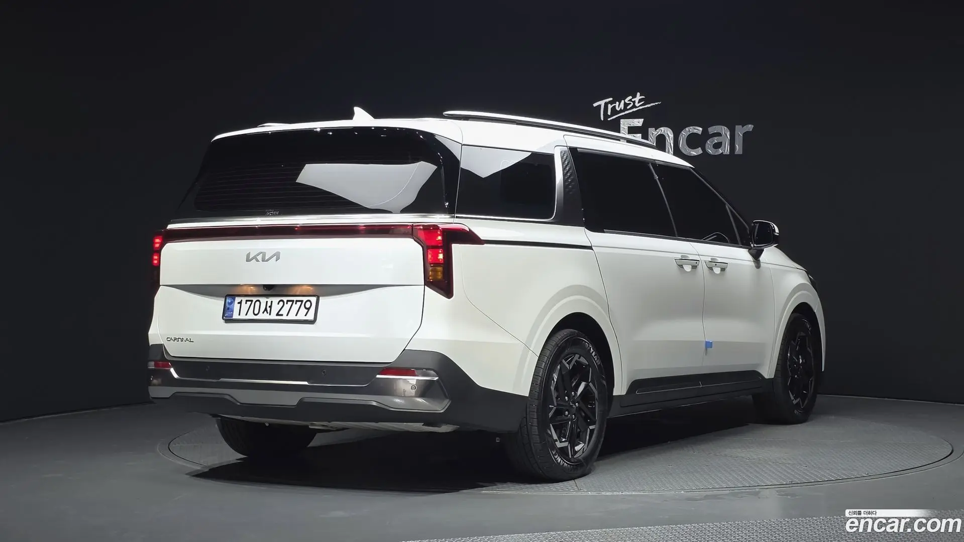Main__Slider__Photo:Canival Kia 2024.5-1