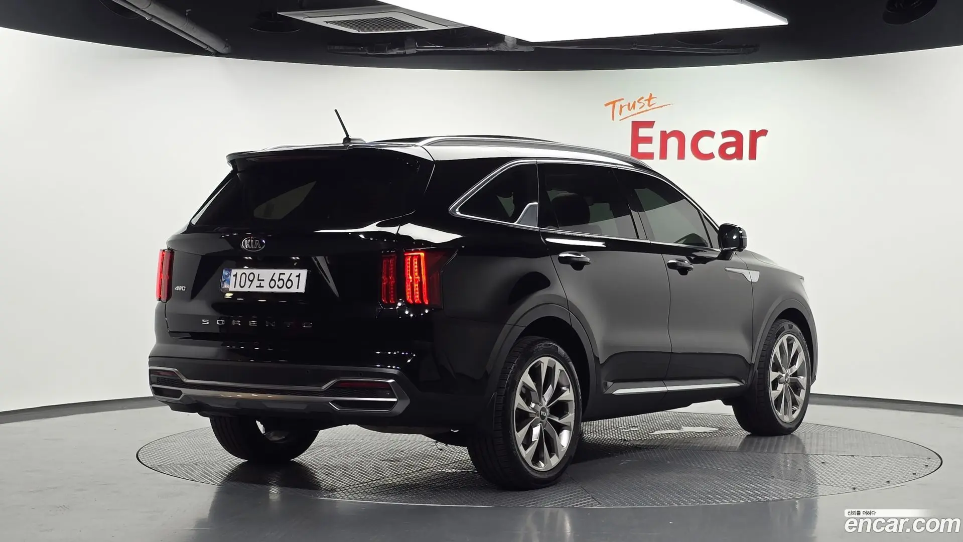Main__Slider__Photo:Sorento Kia 2020.8-1