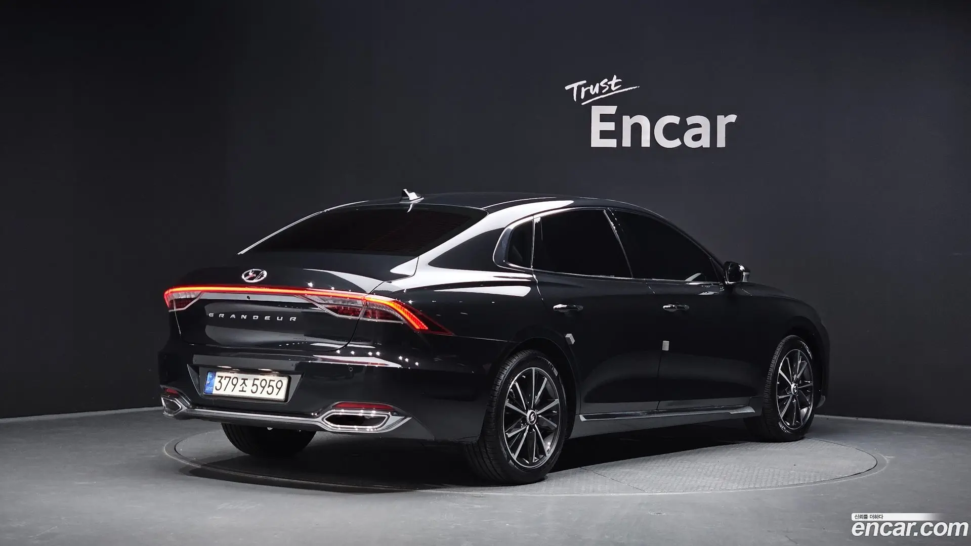 Main__Slider__Photo:Grandeur Hyundai 2020.10-1