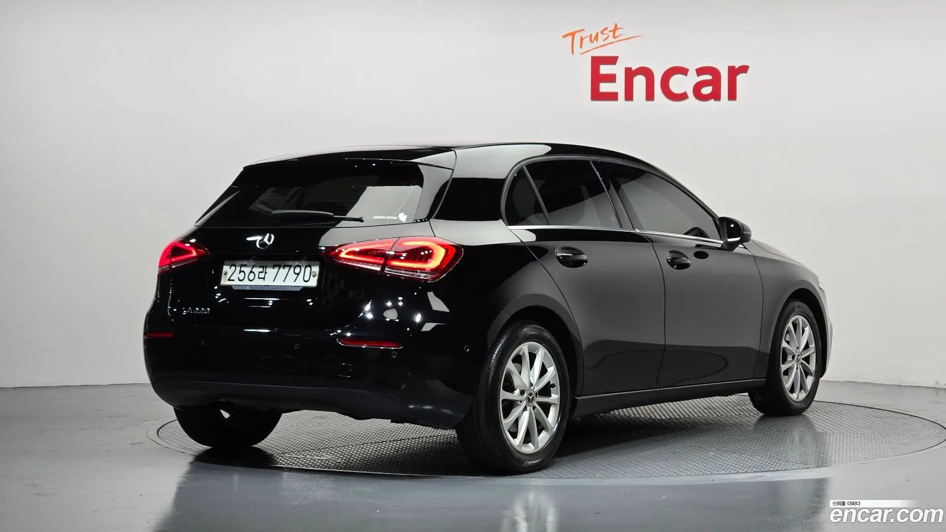 Main__Slider__Photo:A-Class Mercedes-Benz 2019.10-1