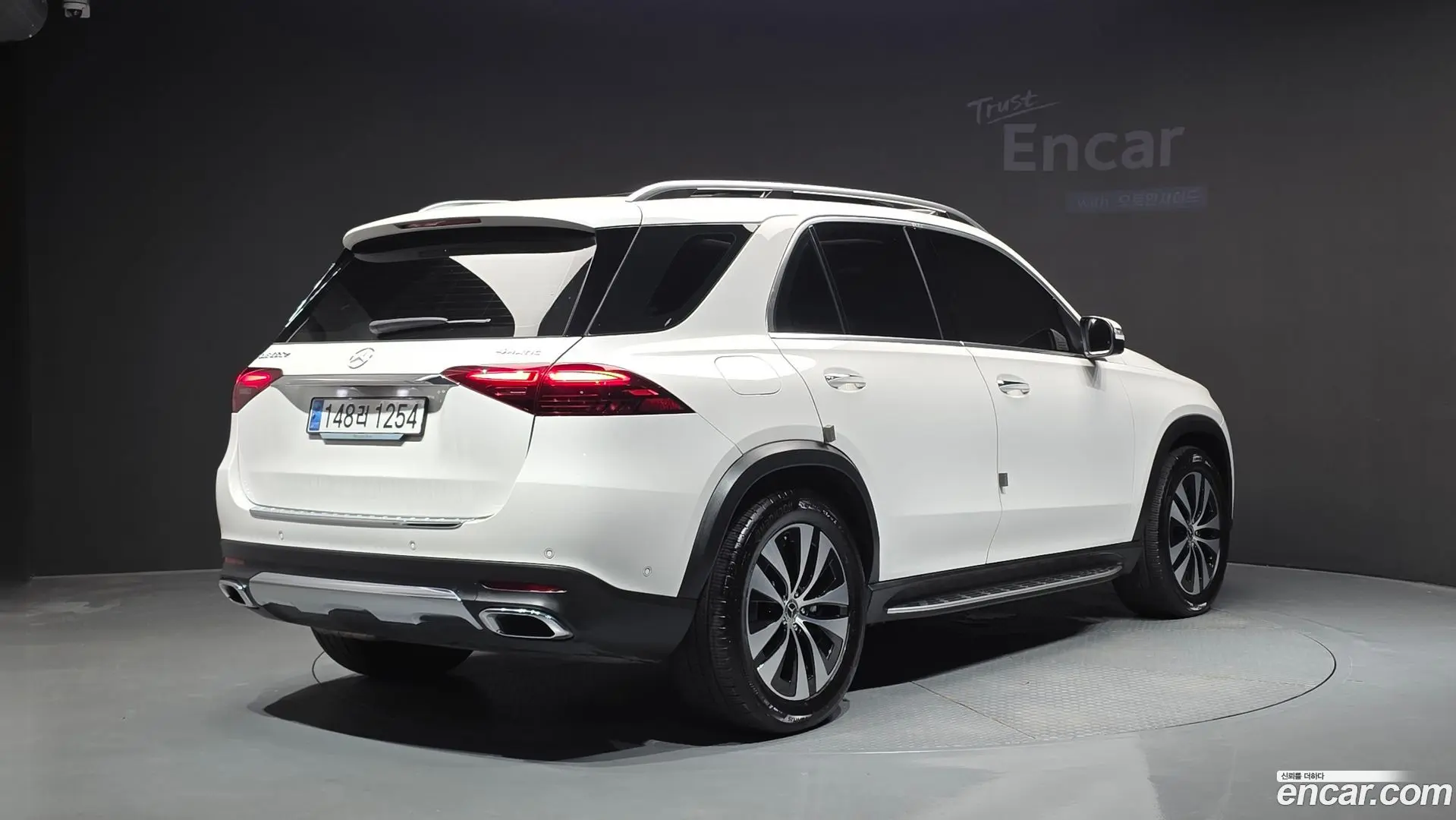 Main__Slider__Photo:GLE-Class Mercedes-Benz 2023.7-1