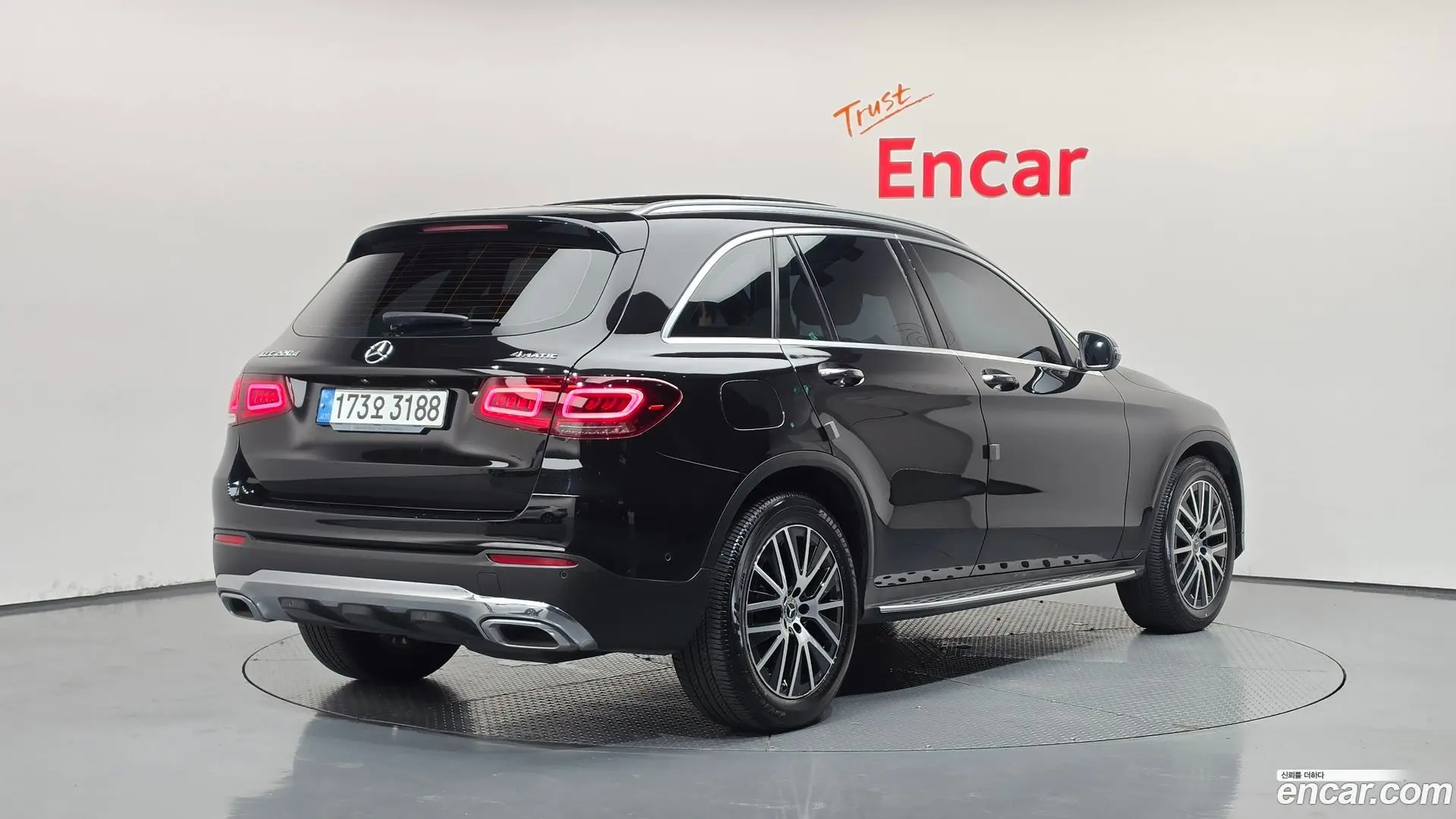 Main__Slider__Photo:GLC-Class Mercedes-Benz 2021.3-1