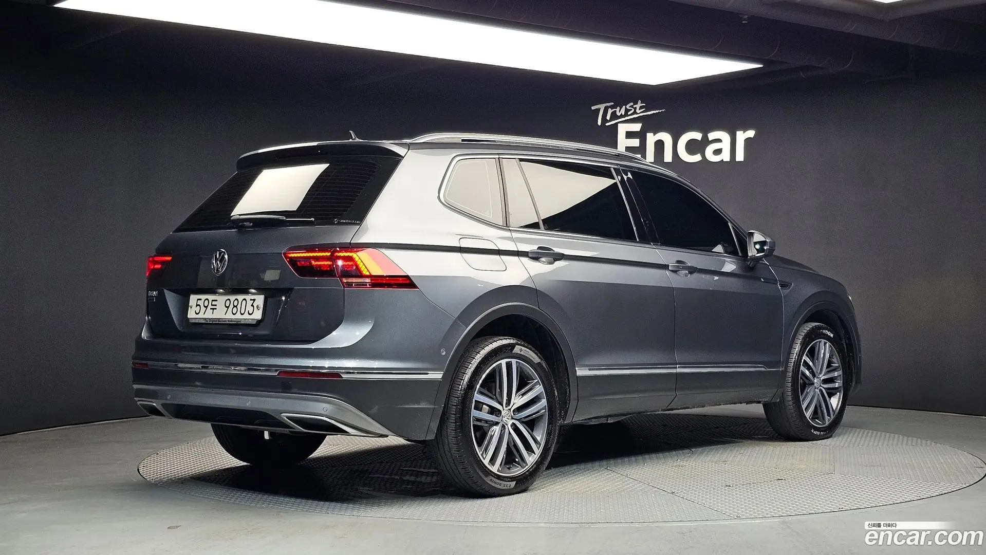 Main__Slider__Photo:Tiguan Volkswagen 2018.7-1