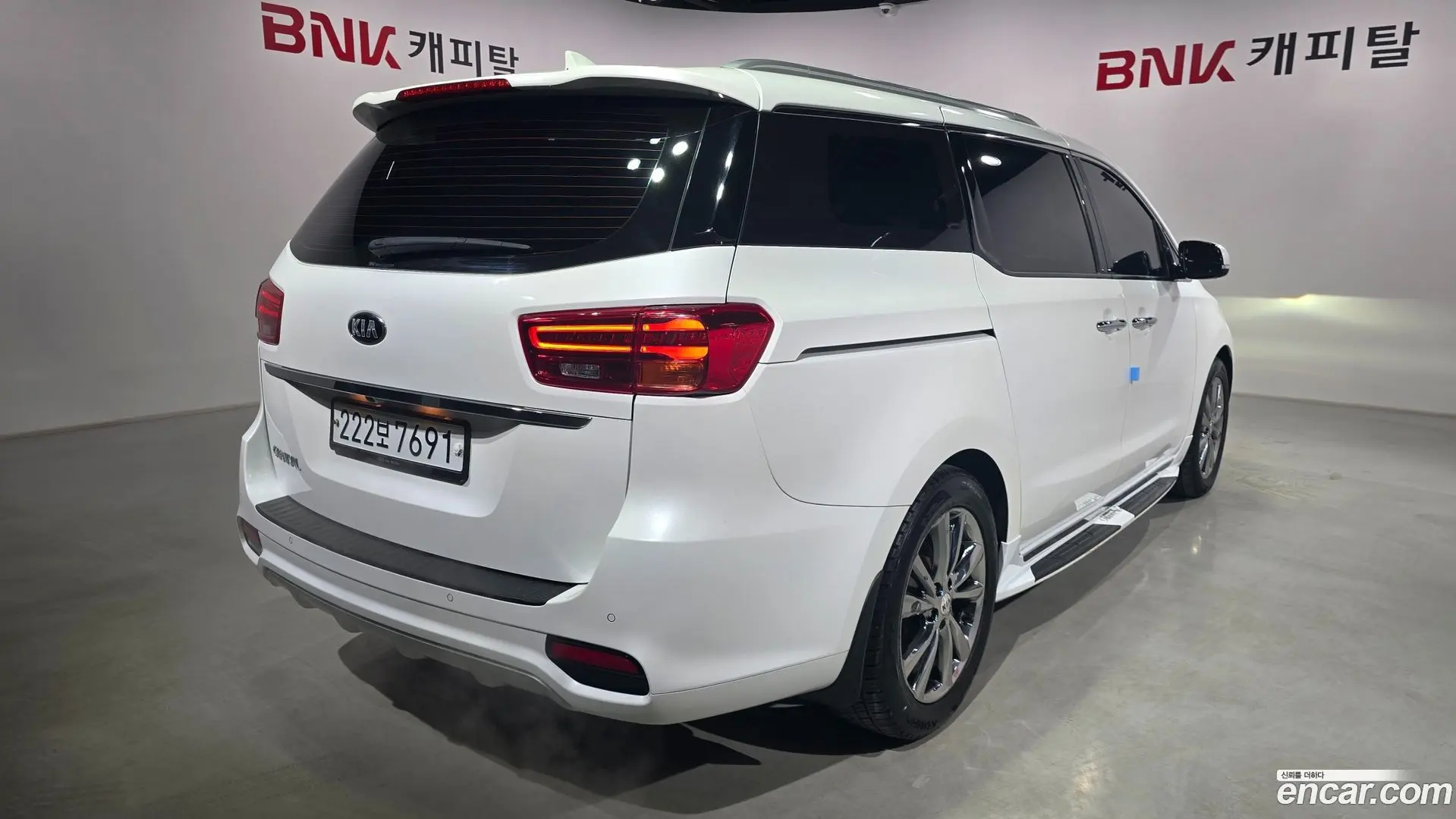 Main__Slider__Photo:Canival Kia 2019.8-1