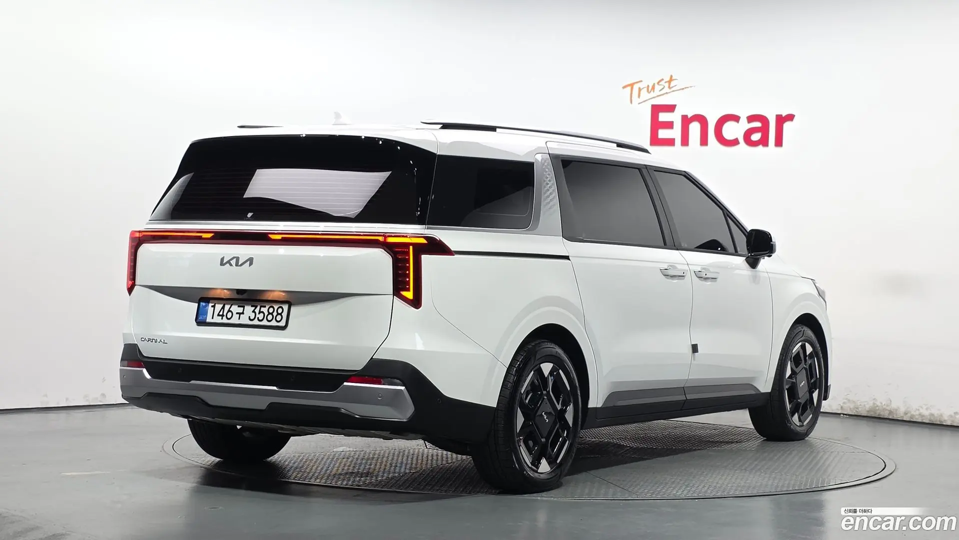 Main__Slider__Photo:Canival Kia 2025.6-1