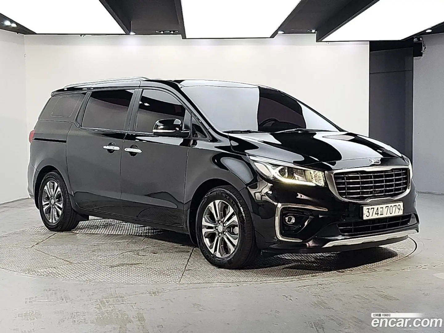 Main__Slider__Photo:Canival Kia 2020.5-1