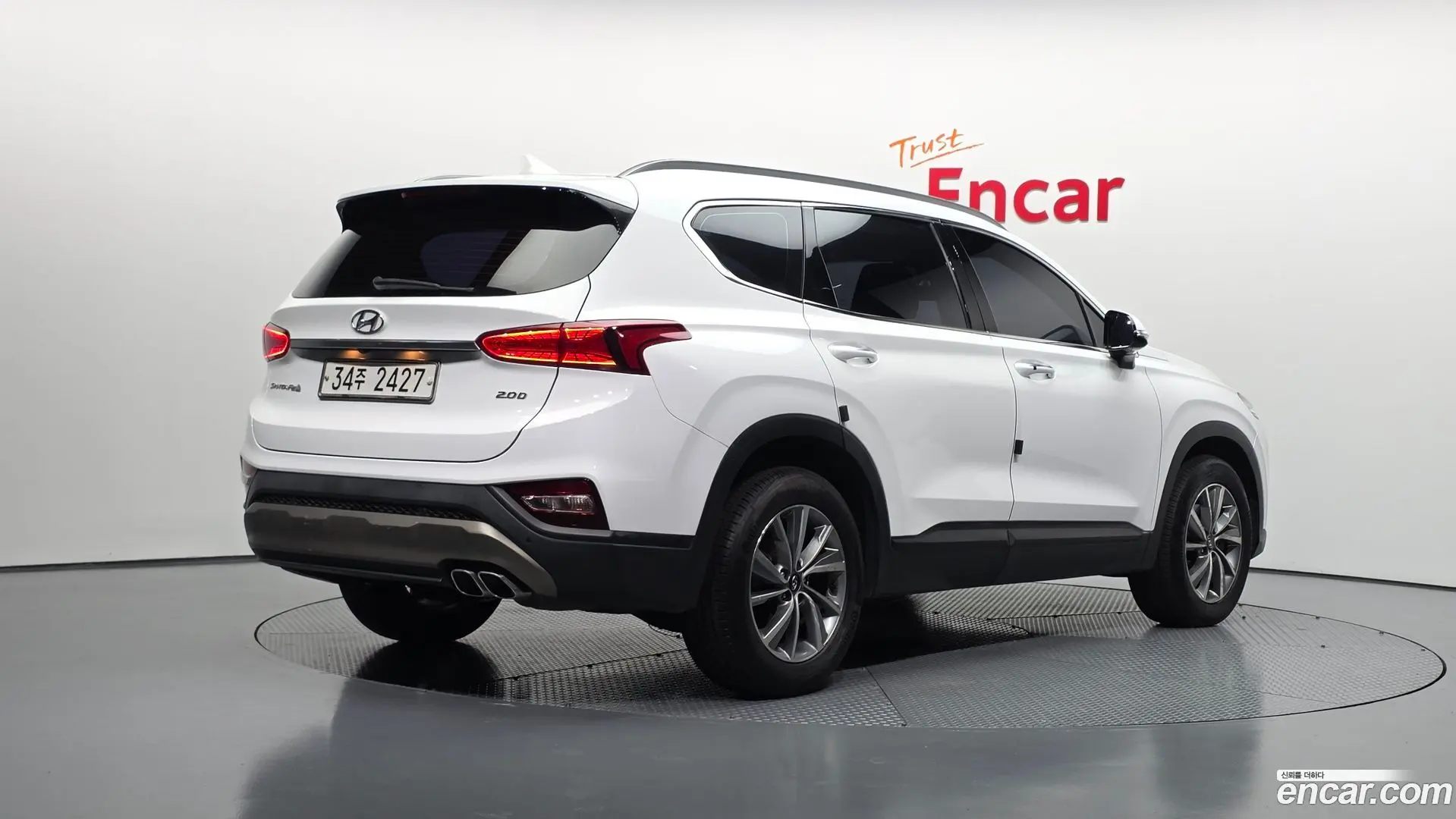 Main__Slider__Photo:Santafe Hyundai 2018.5-1