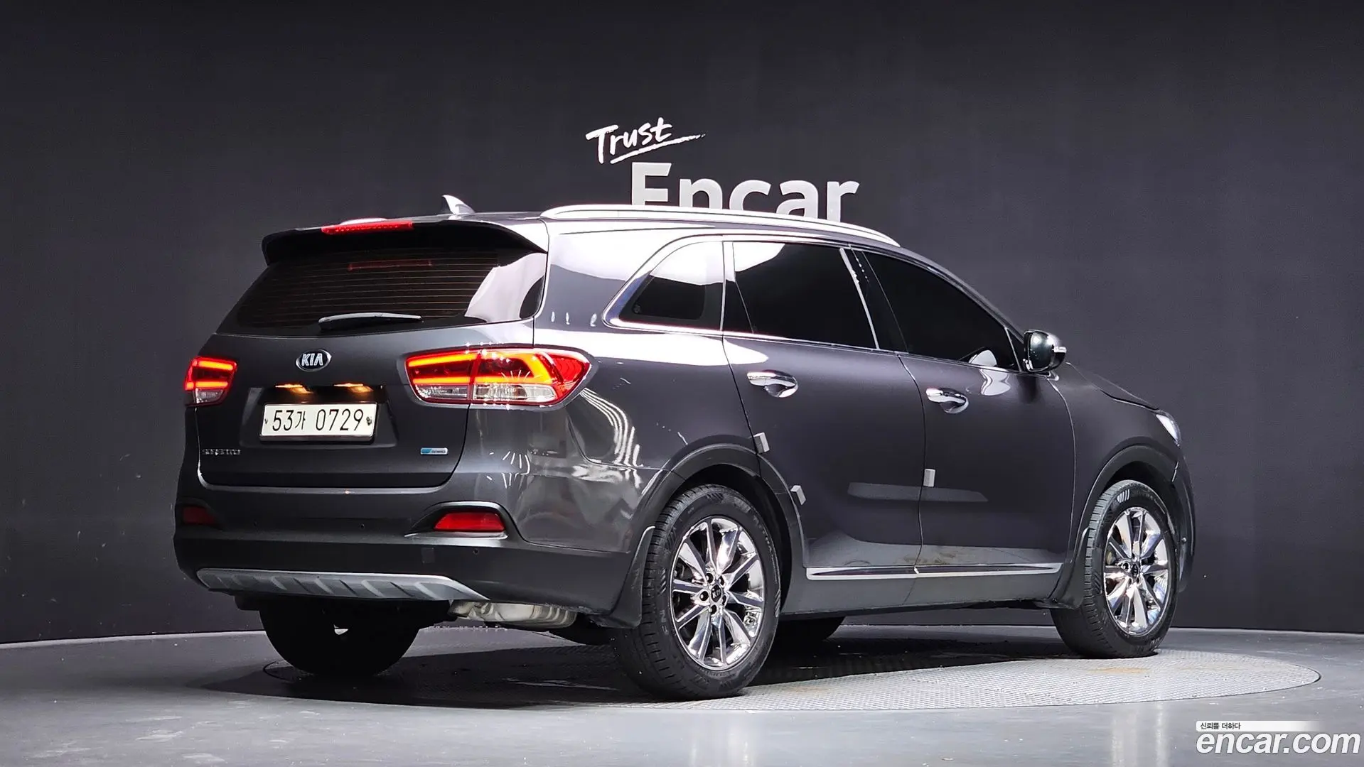 Main__Slider__Photo:Sorento Kia 2015.7-1