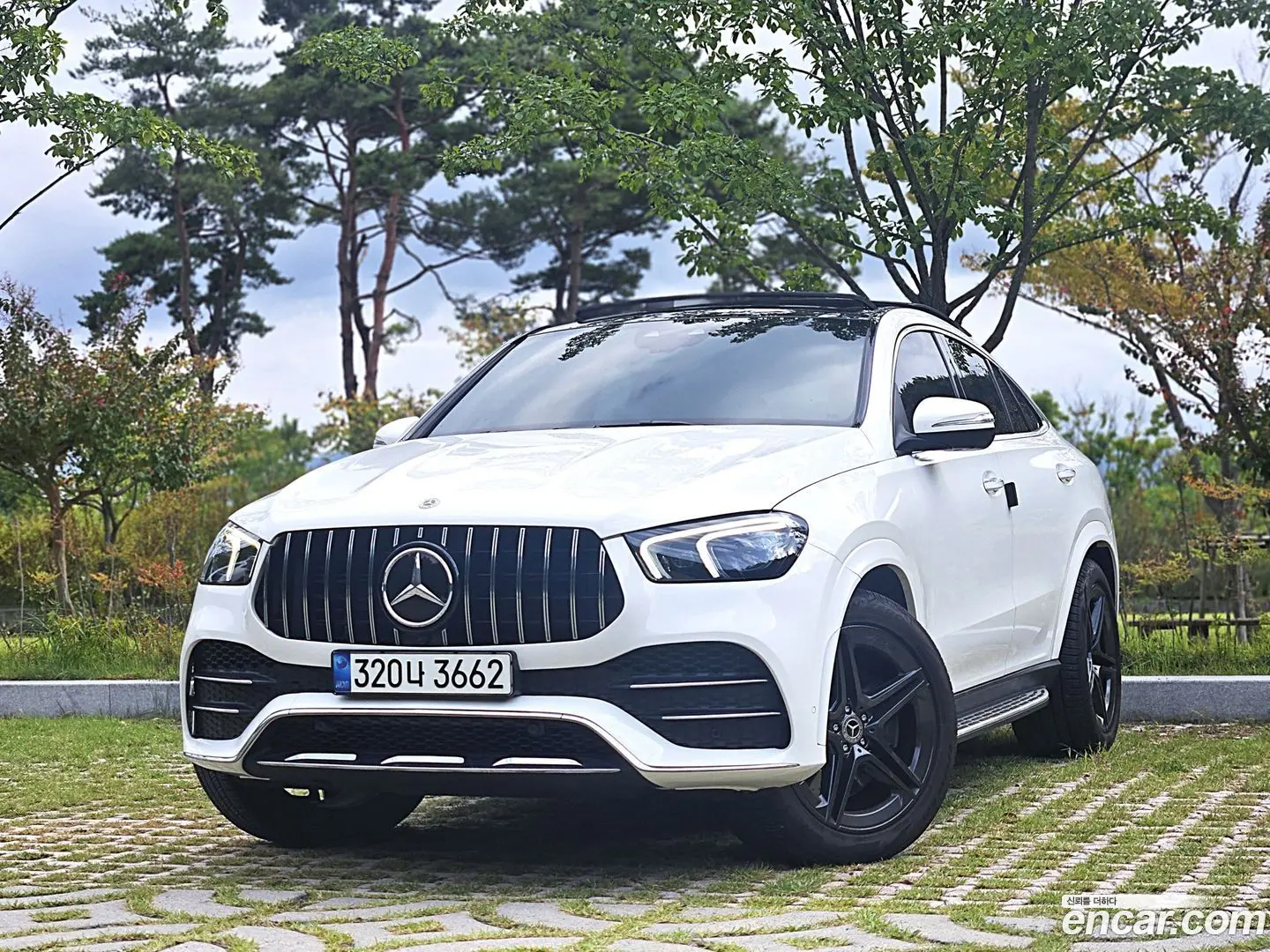 Main__Slider__Photo:GLE-Class Mercedes-Benz 2021.2-1