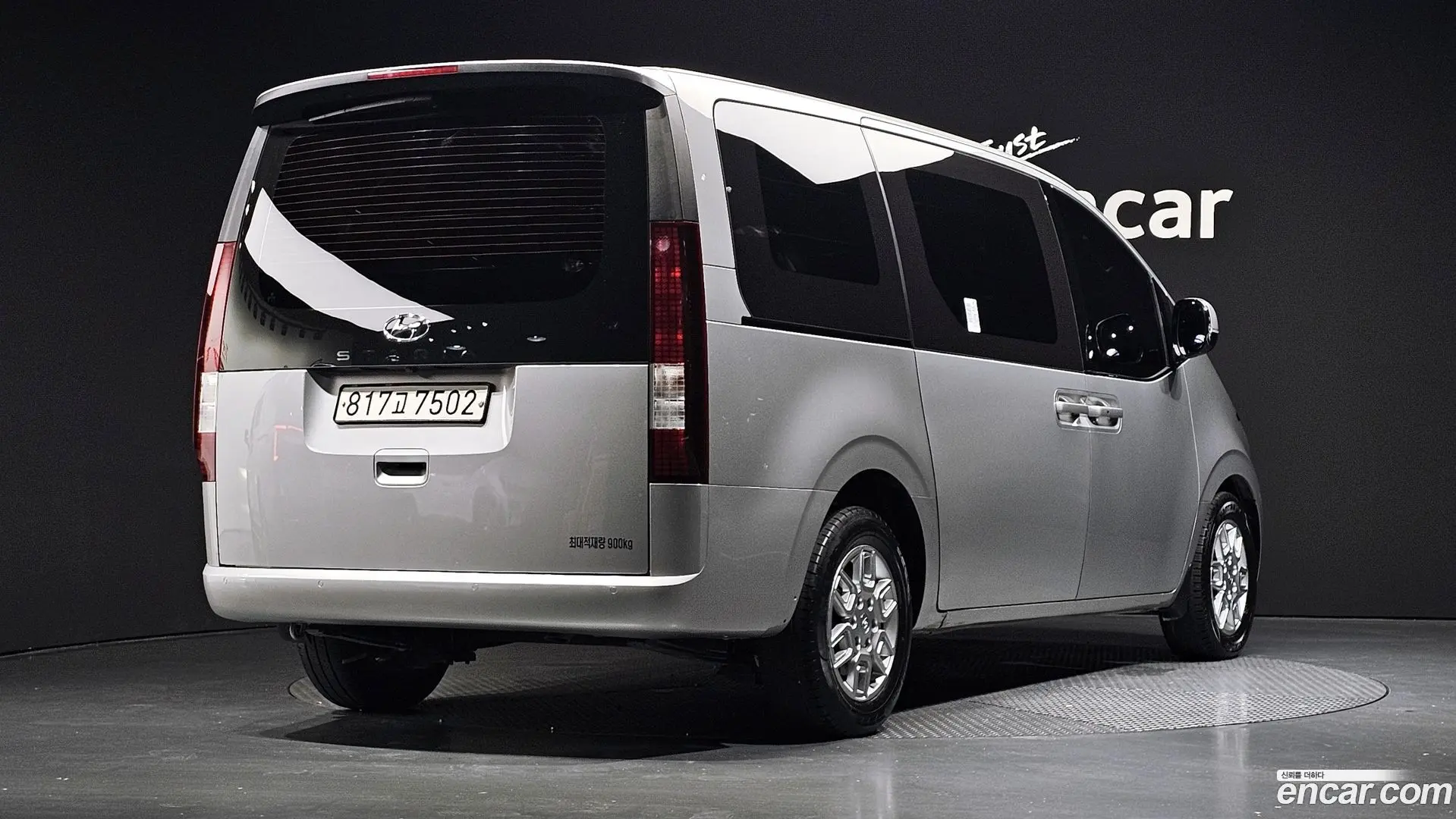 Main__Slider__Photo:Staria Hyundai 2022.6-1