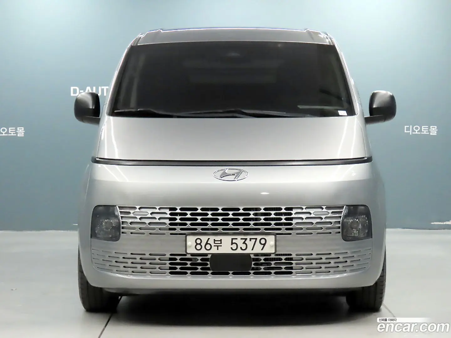 Main__Slider__Photo:Staria Hyundai 2021.5-1