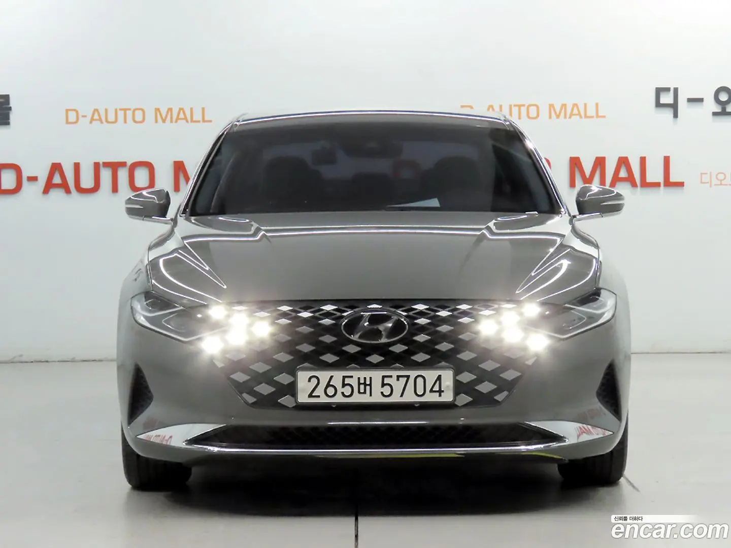 Main__Slider__Photo:Grandeur Hyundai 2020.2-1