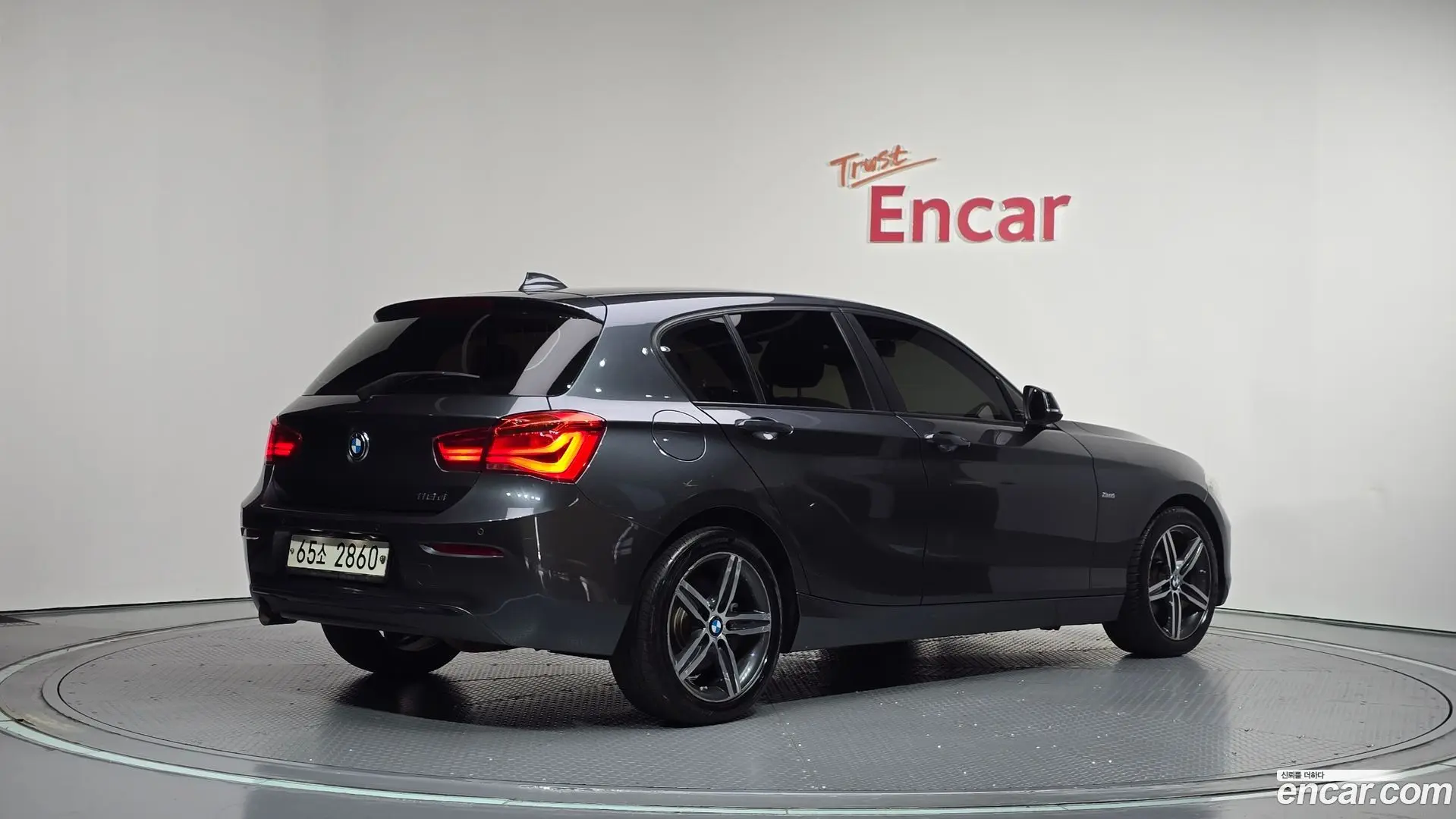 Main__Slider__Photo:1-Series BMW 2017.2-1