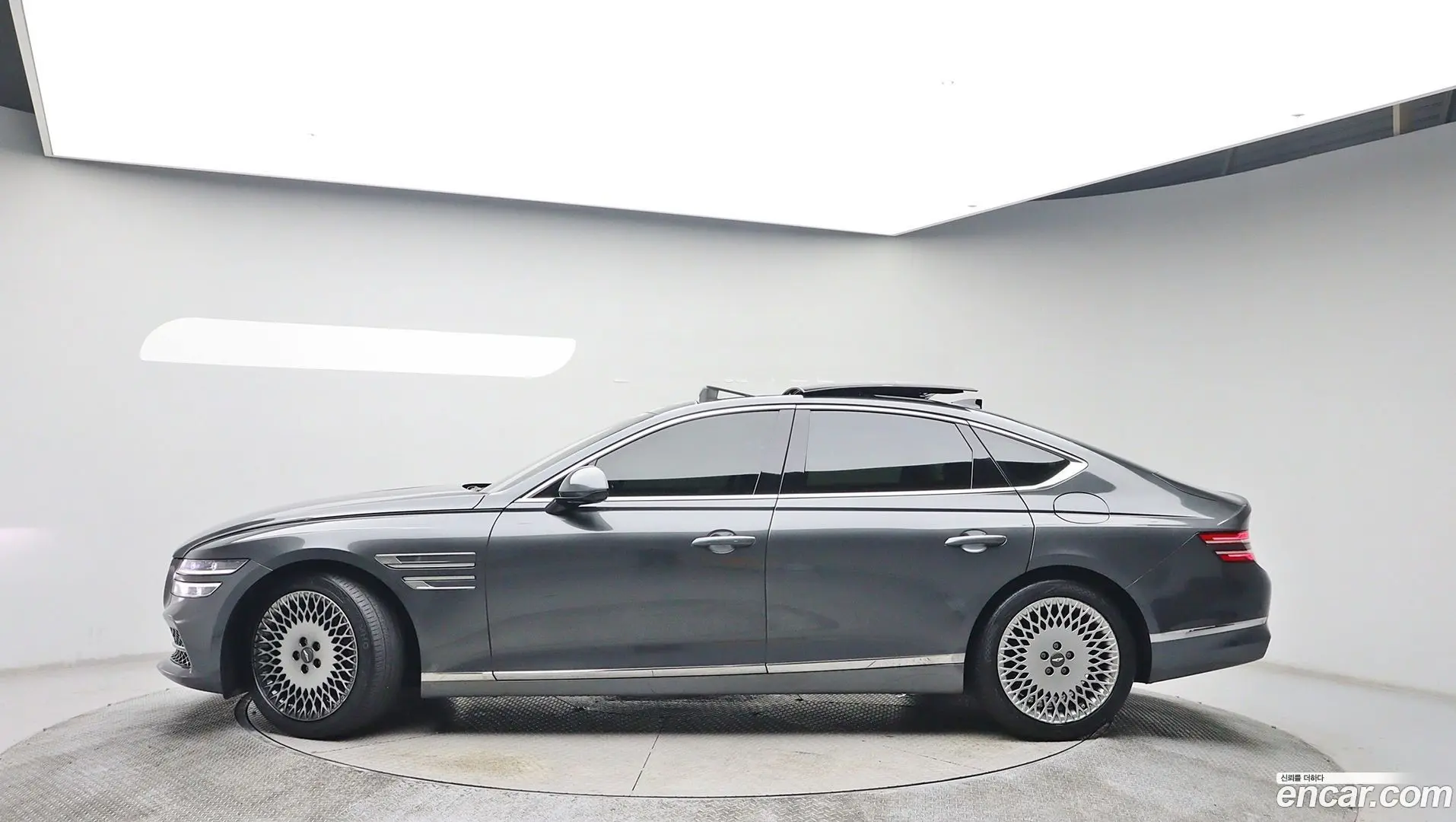 Main__Slider__Photo:G80 Genesis 2021.7-1