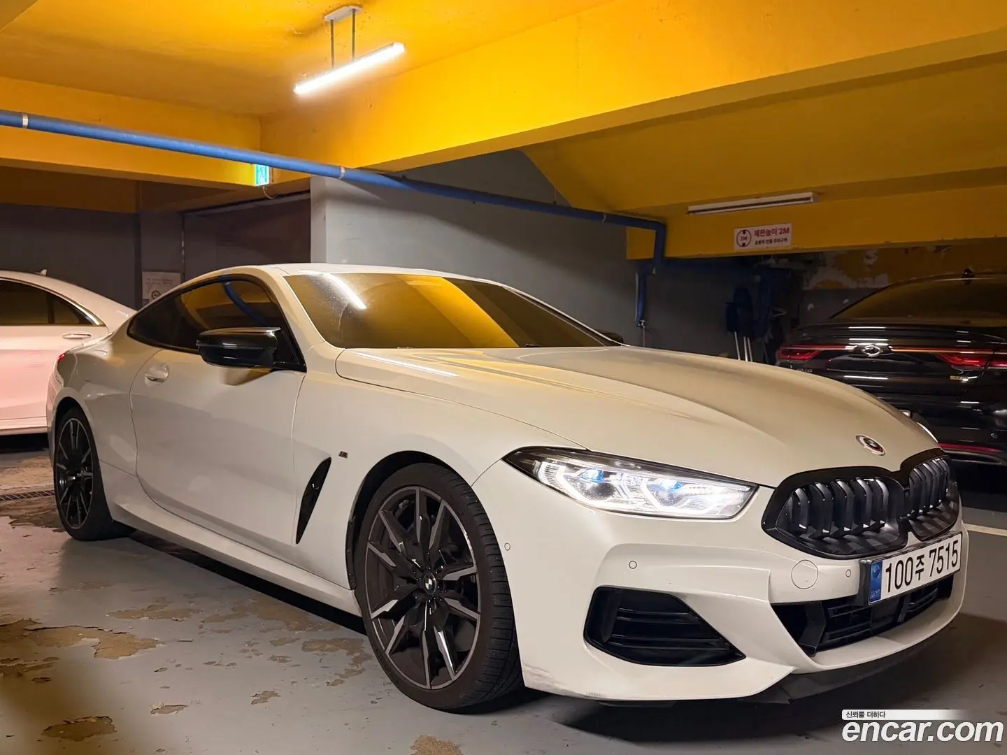 Main__Slider__Photo:8-Series BMW 2022.8-1