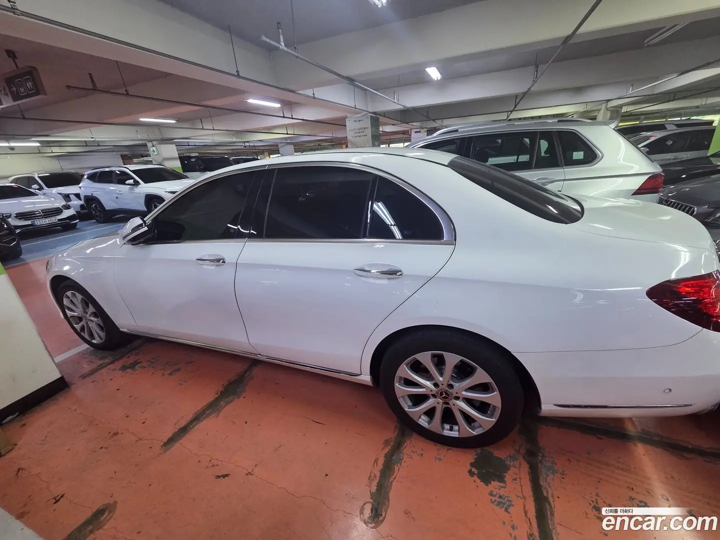 Main__Slider__Photo:E-Class Mercedes-Benz 2019.3-1